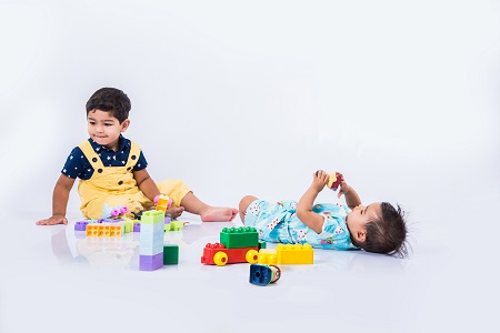 குழந்தைகள் பொருட்களை விழுங்கிவிட்டால் என்ன செய்வது